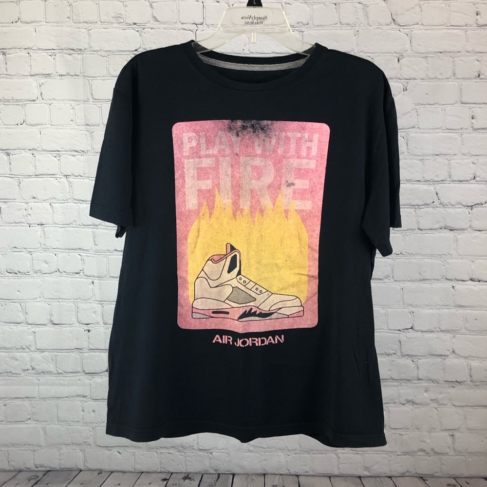 Air Jordan t-shirt with graphic of a Jordan sneaker size L